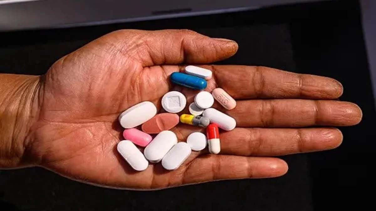 Licenses of two drug dealers in Baghajatin cancelled over alleged irregularities