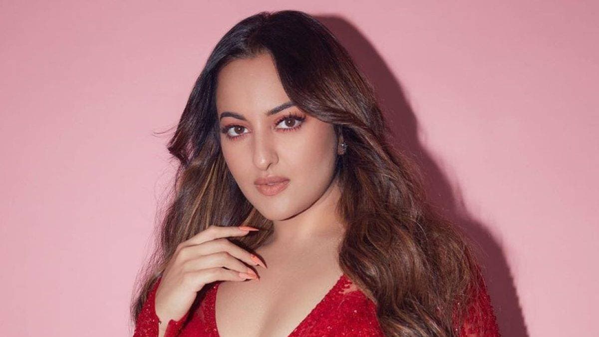 Sonakshi Sinha celebrates her birthday with hubby Zaheer and close friends