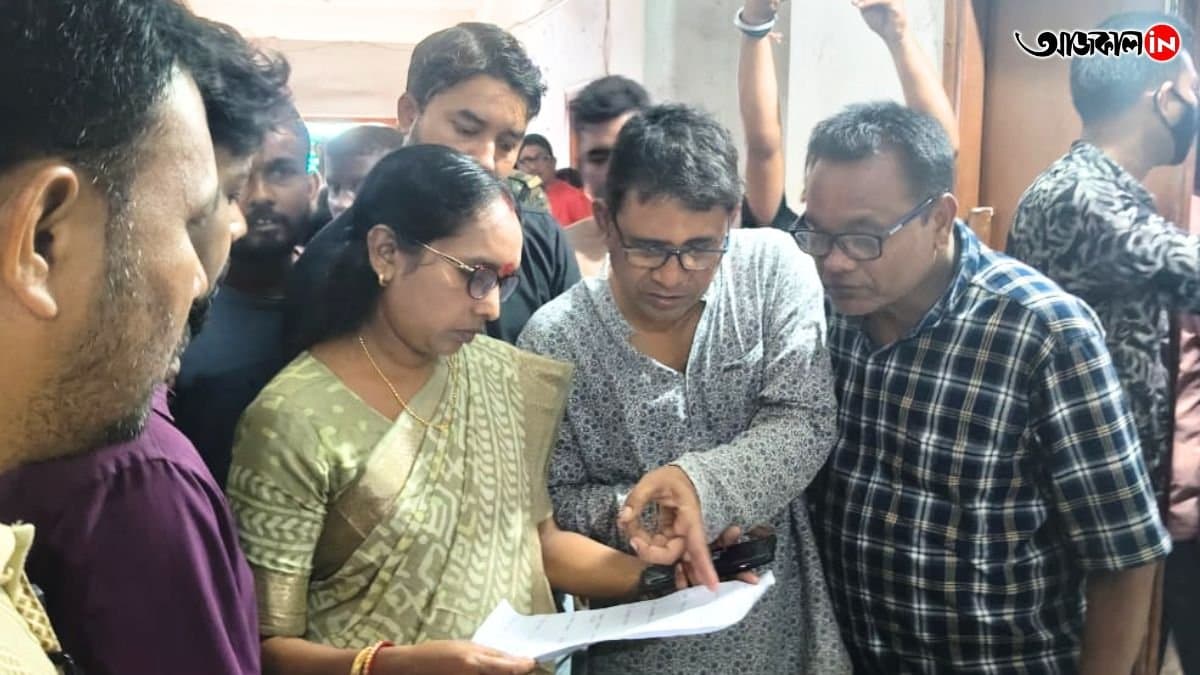 nine died in road accident at purulia