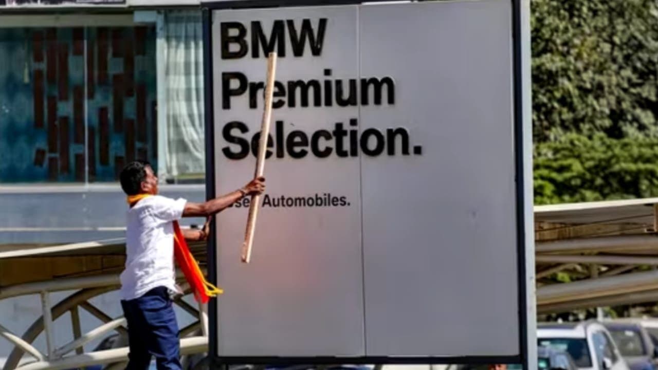 Vandalism in pro-Kannada protest