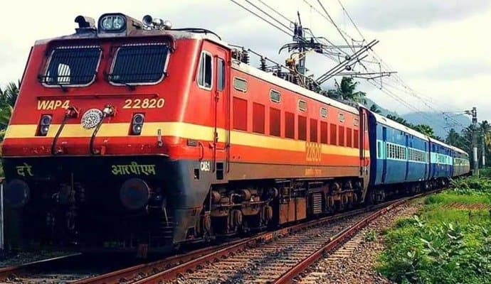 protest at jalpaiguri demanding stoppage passengers harassed