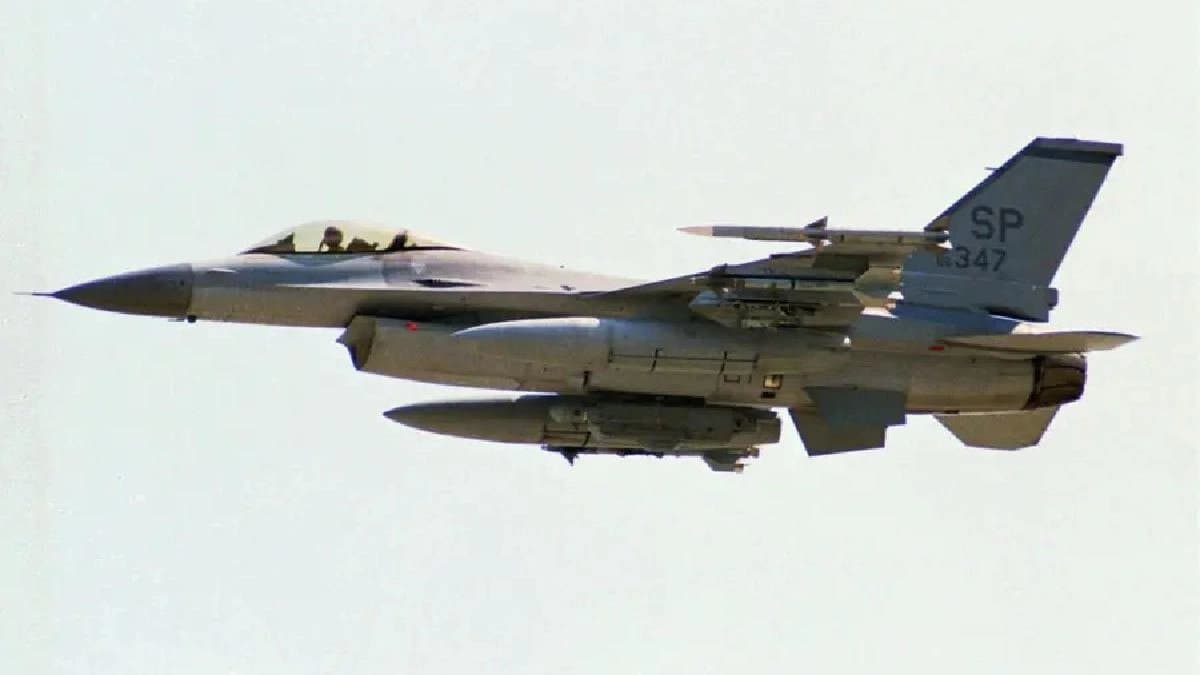 Thai Fighter jets conduct air strikes on Cambodian military targets
