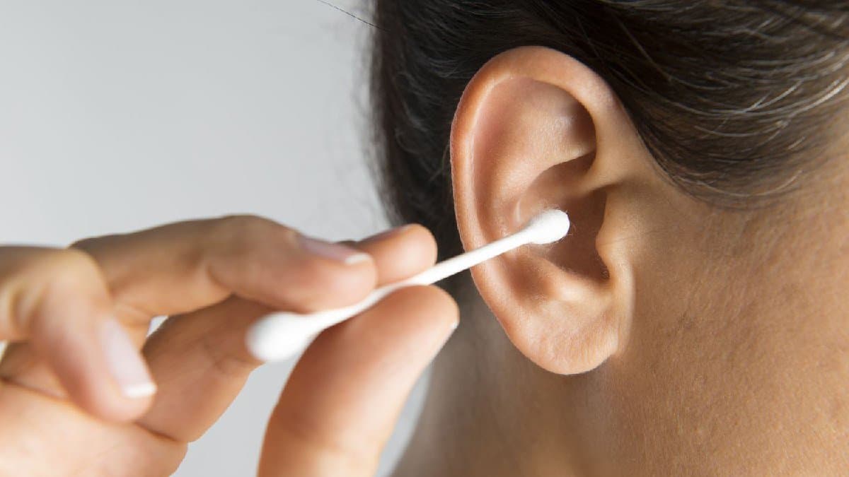 Reasons earbud or swabs can be harmful for ear