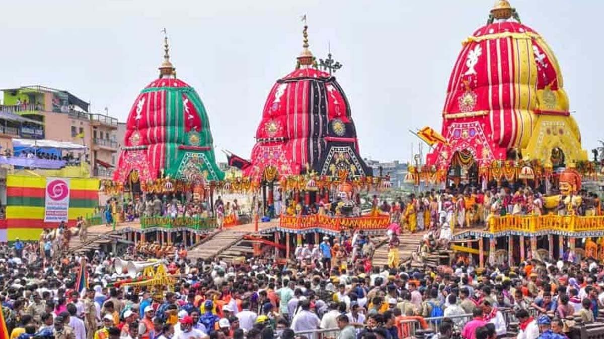 Non servitors banned from climbing chariots during rath yatra