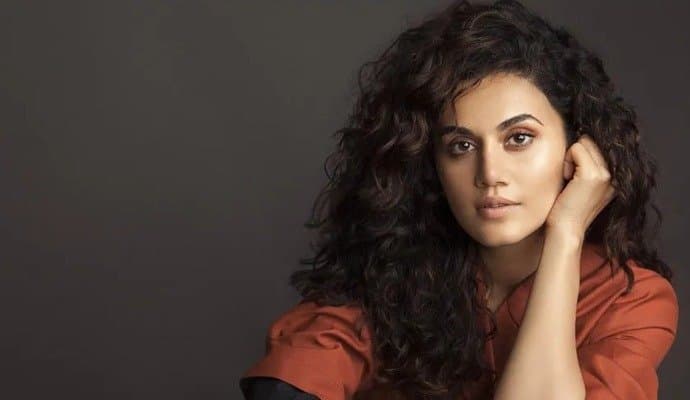 Taapsee Pannu enjoys her vacay in Maldives, posts adorable picture with BF Mathias Boe