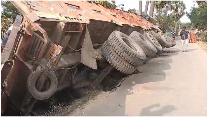 truck accident at hooghly
