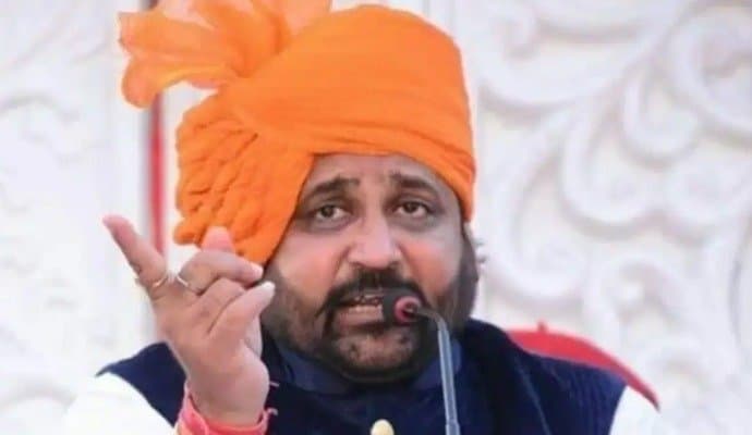 Rashtriya Rajput Karni Sena Chief Sukhdev Singh Gogamedi Shot Dead In Jaipur