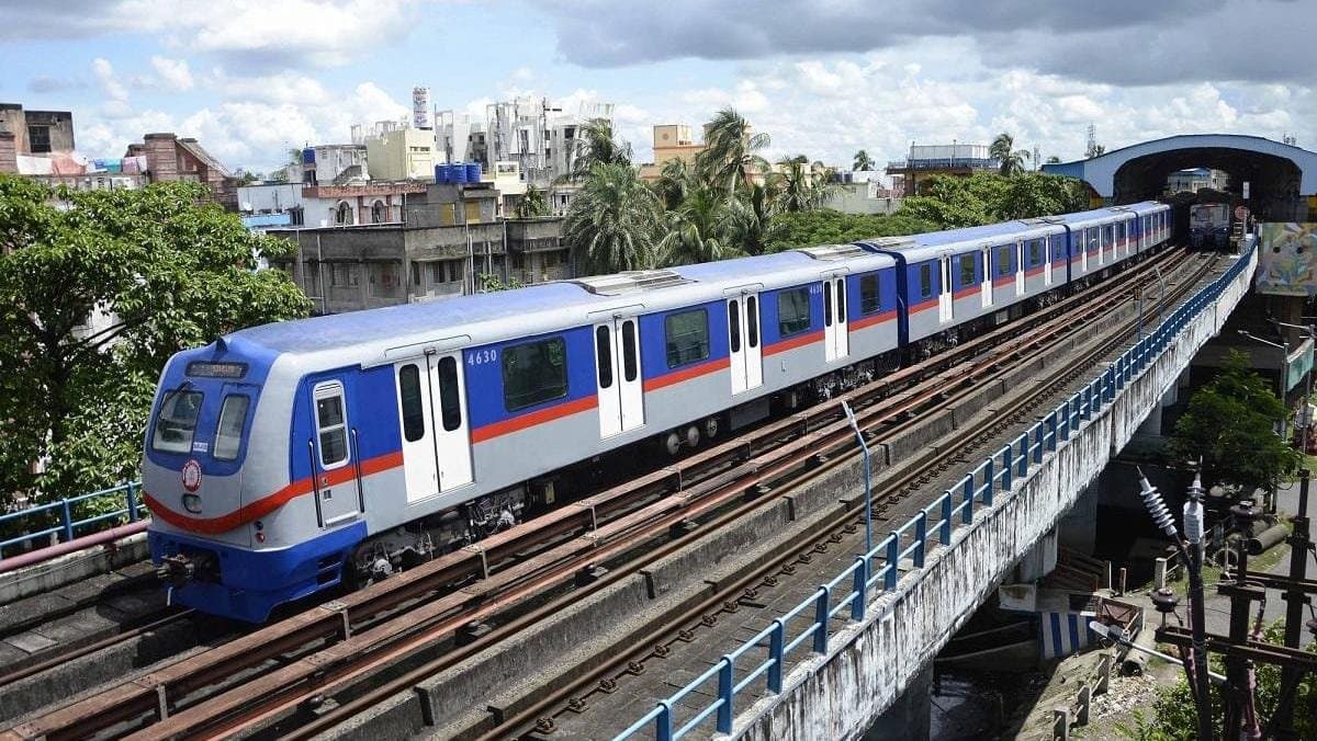 Metro will run till midnight on carnival day