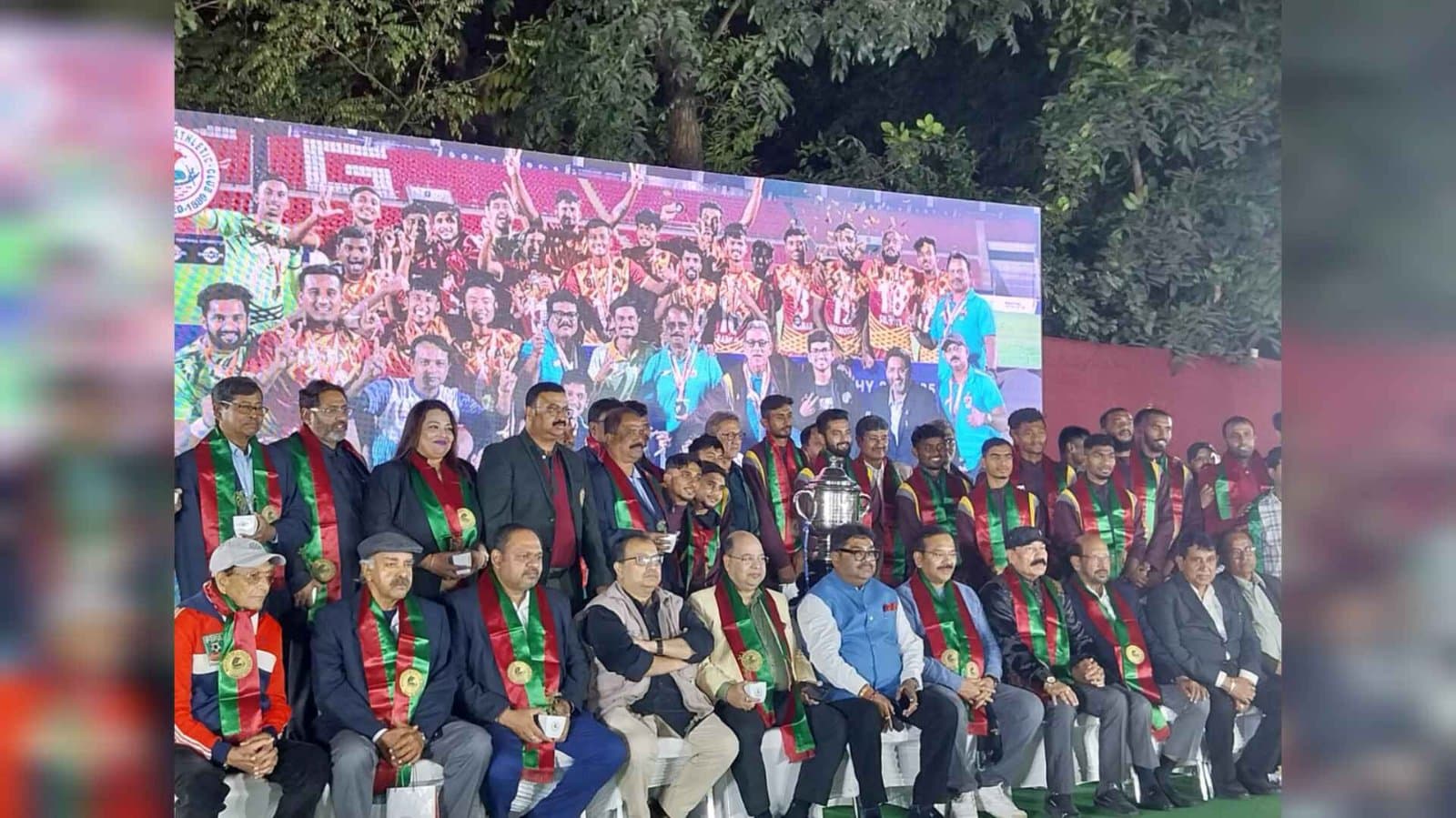 Santosh winning Bengal team felicitated by mohun Bagan club spt