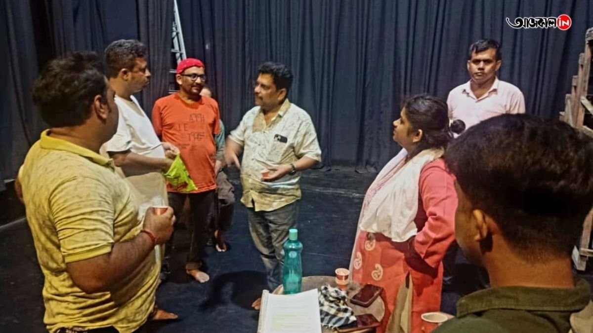 Trinomool mla is acting in abar bancha_gnr