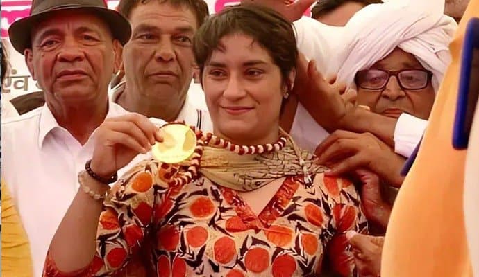 Vinesh Phogat Gets Gold Medal Honour By Haryana Khap spt
