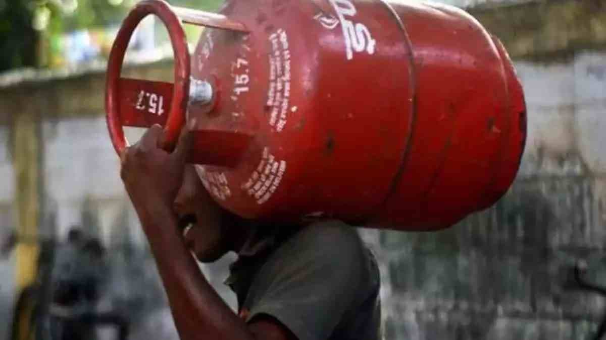 gas cylinder rate hiked again in metro cities