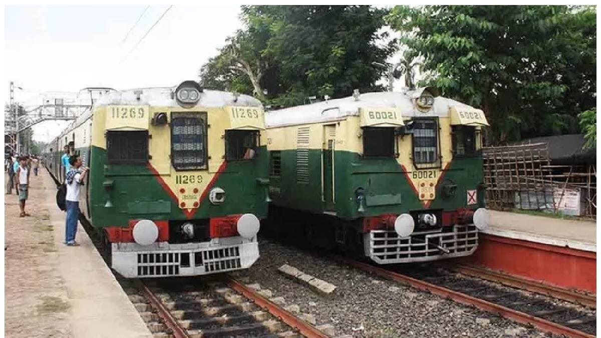 train blockade at ashoknagar road station gnr