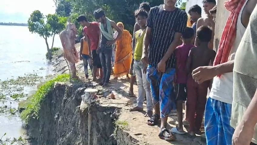hundreds of villages may be washed away due to river erosion in Samserganj gnr