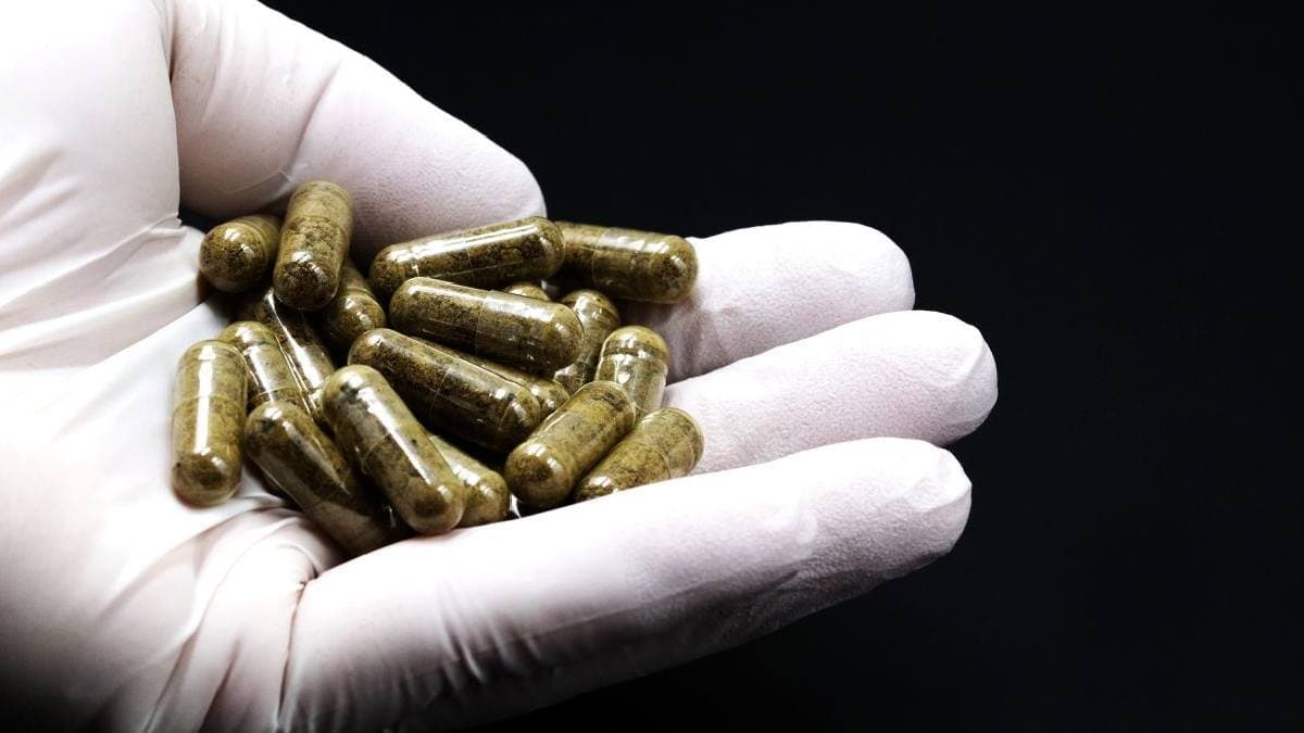 British doctors invented revolutionary pill full of human excreta