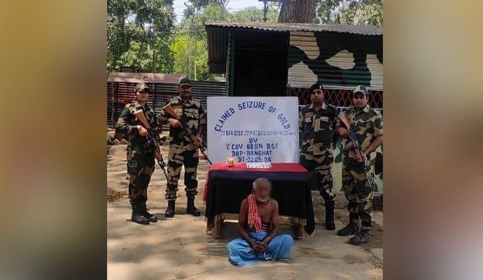Man arrested for smuggling gold from Bangladesh to India