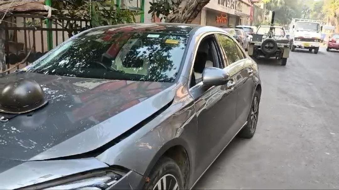 One killed, two injured bike accident kolkata