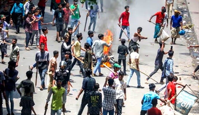 Bangladesh clashes, Indians asked to take caution, indefinite curfew gnr