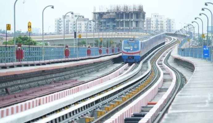 Metro Railway stopped metro service from tollygunge to new garia