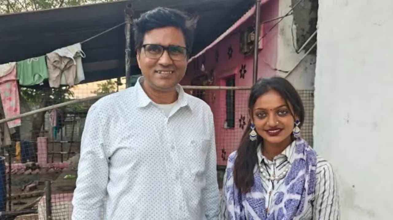 Director Sanoj Mishra who offered film to viral girl Monalisa arrested in this case