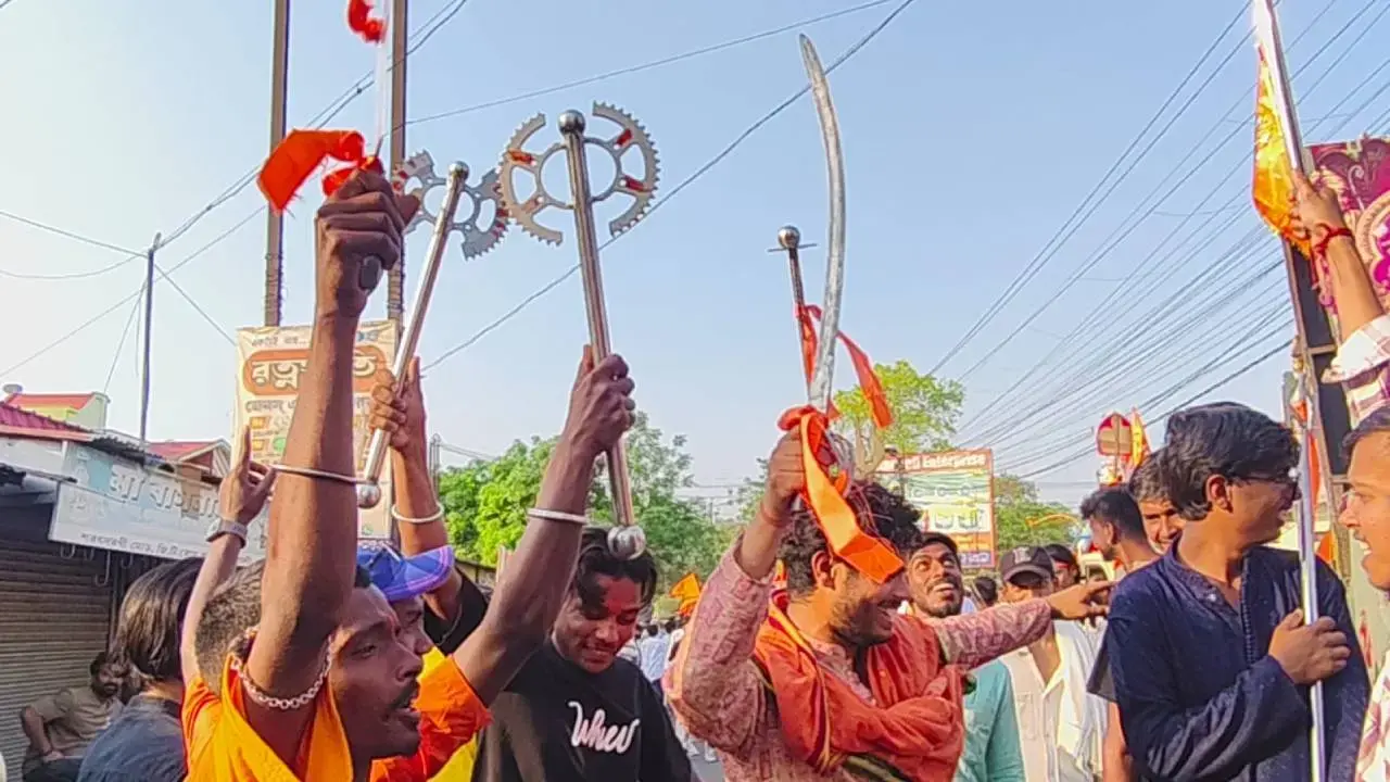 West Bengal Election 2026: Chinsurah Ram Navami BJP Candidate Subir Nag Joins Procession With Weapons and DJ