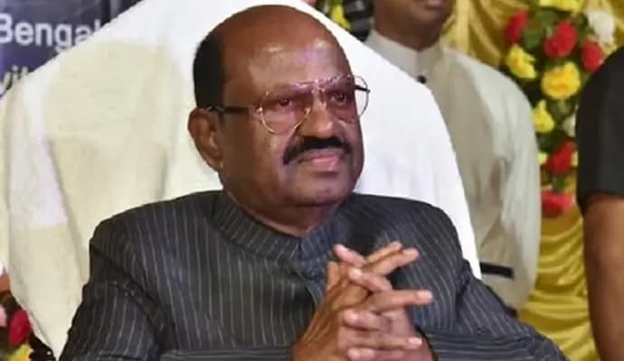 Police sends notice to four workers of rajbhawan