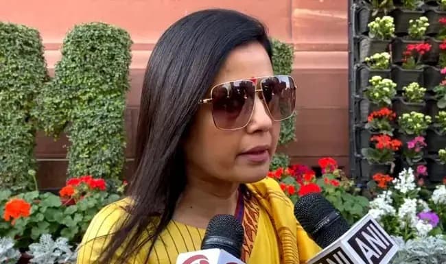 ANURAG THAKUR AND MAHUA MOITRA REMARK