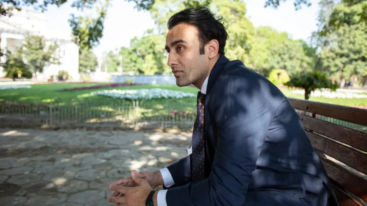 35 years old crypto expert of Pakistan is helping them to win Donal Trump s world