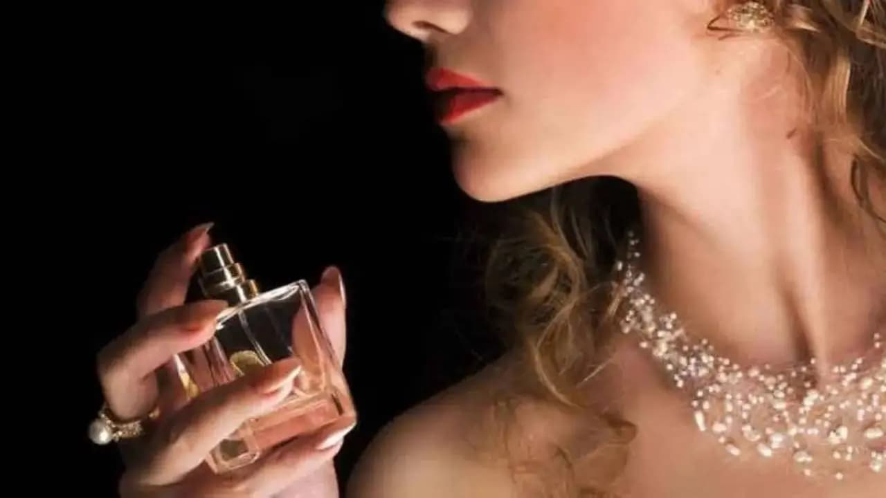 Beat Summer Body Odour: Expert Tips to Make Your Perfume Last All Day