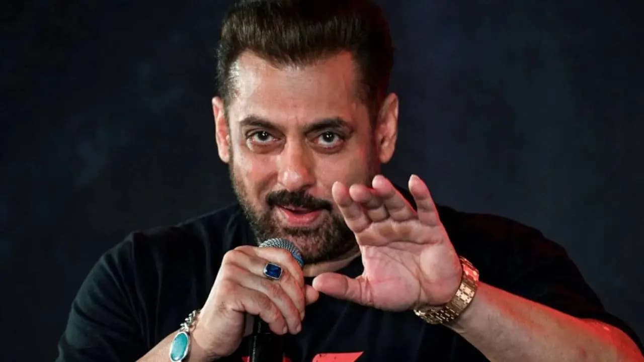 Salman Khan Ring: Is Bhaijaan Wearing a Blue Sapphire to Ward Off the Evil Eye