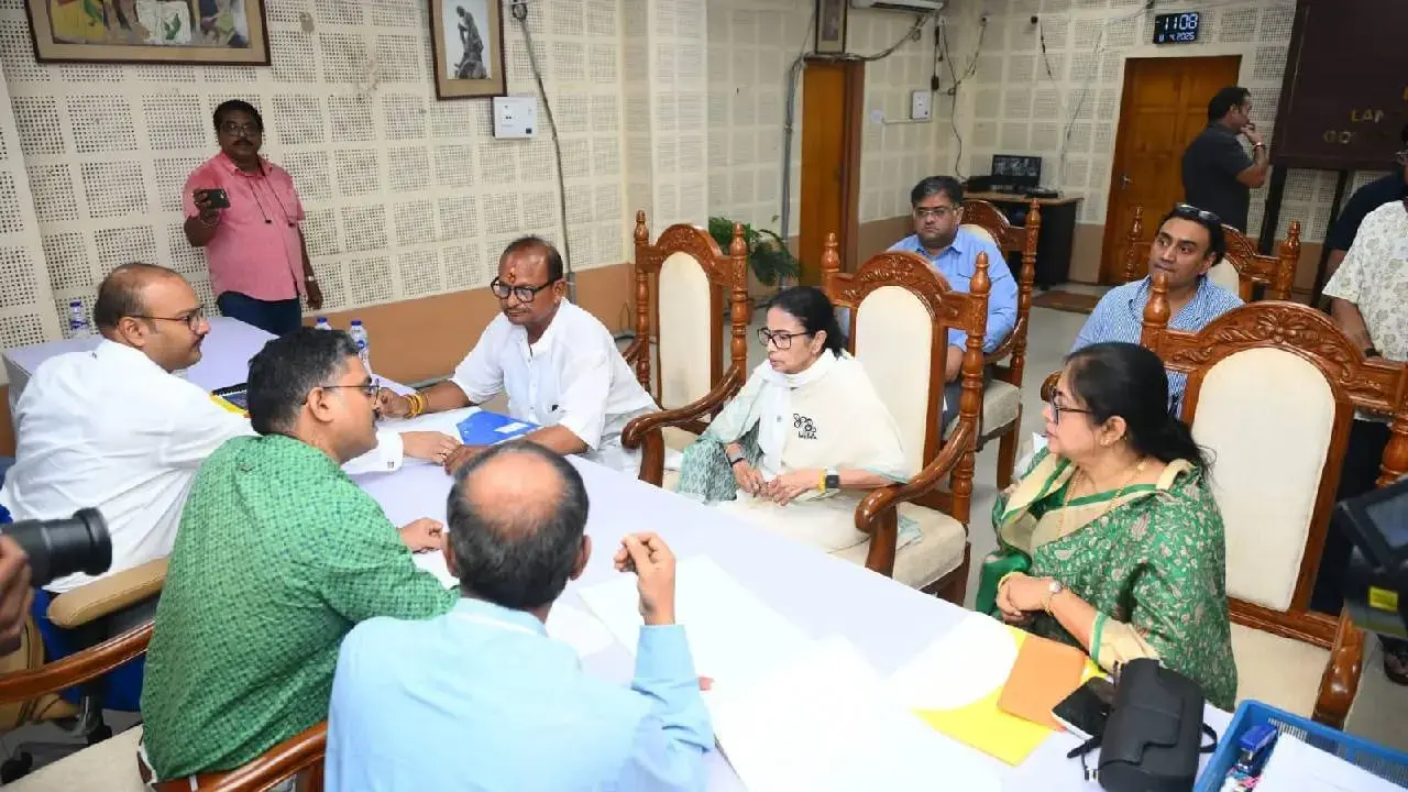 Mamata Banerjee Nominates for Bhowanipore Assets Worth rupees 15.37 Lakh Revealed