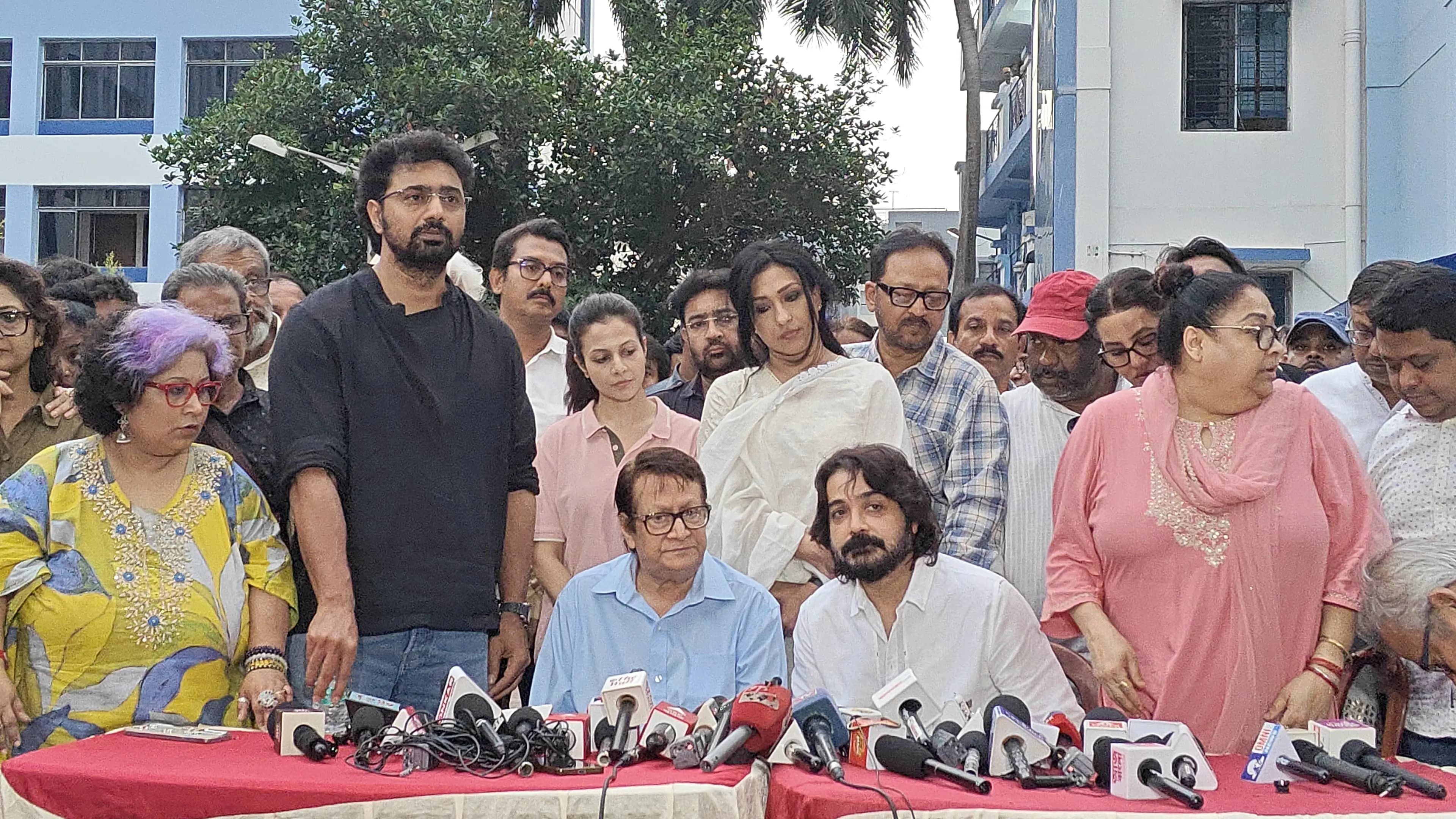 Artist forum calls for a meeting on 12 April regarding Rahul Arunoday Banerjee death and safety measures