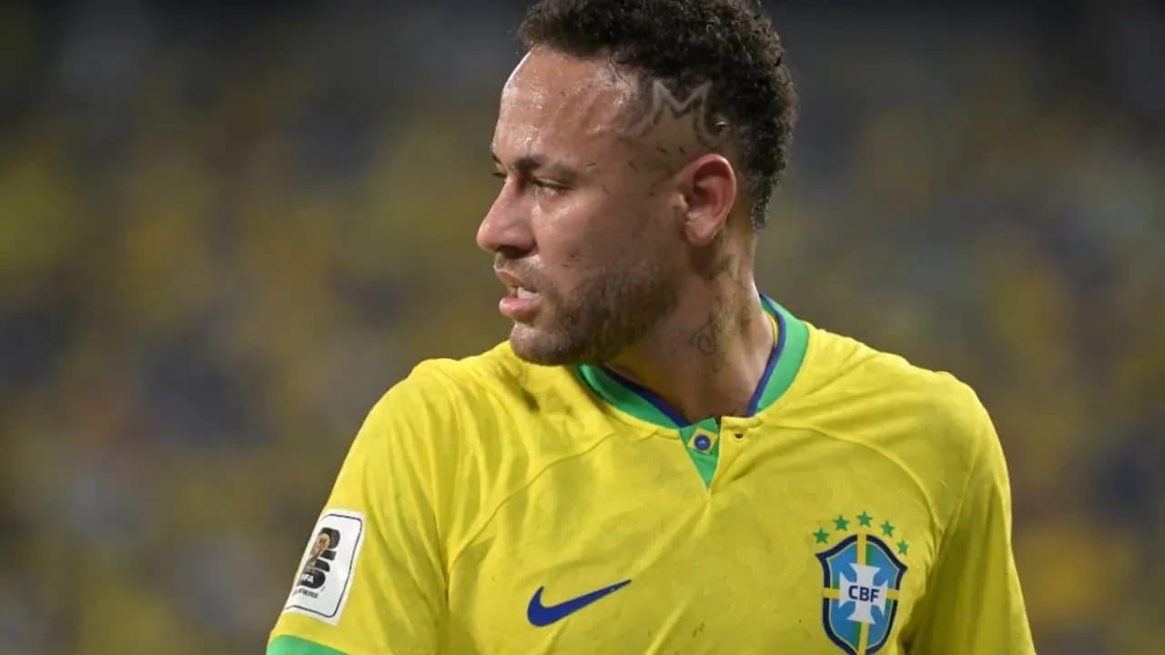 Neymar received a timely boost in his bid to make Brazils FIFA World Cup squad