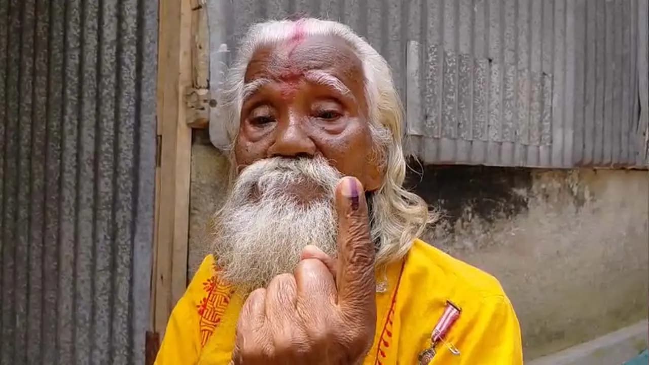 WB Election 2026: 104-year-old Padma Shri recipient Mangalakanta Roy cast his vote from home