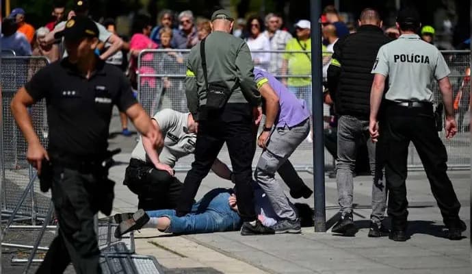 Slovak PM Shot Multiple Times After Cabinet Meeting