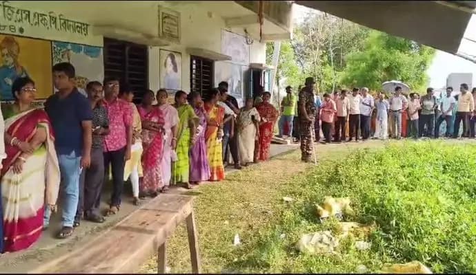Women are going to play an important role in deciding the fate of candidates in Berhampore