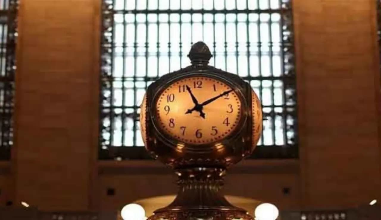 AMERICA CLOCK NEW TIME