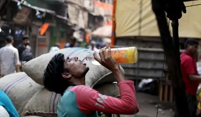 Intense heatwave boils south Bengal residents as mercury soars further