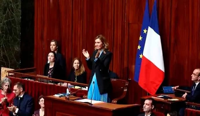 French lawmakers grant abortion as a constitutional right