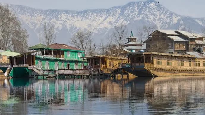 Kashmir hotter than Delhi