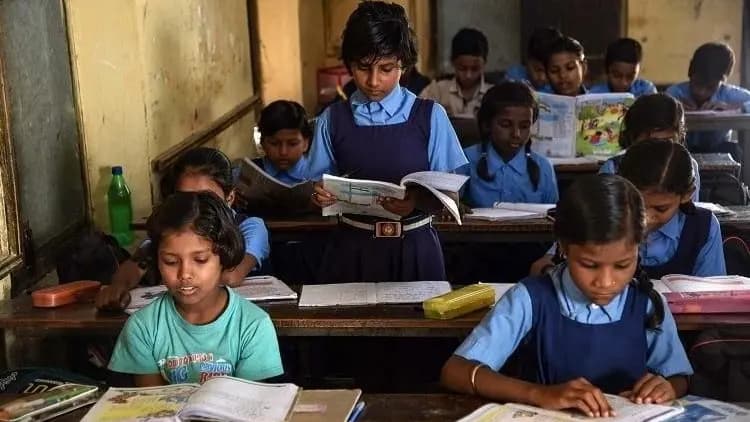 NCERT panel recommends inclusion of Ramayana, Mahabharata in school textbooks