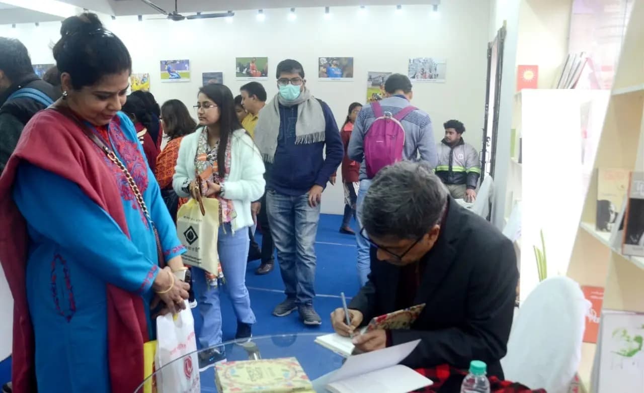 Pracheta Gupta at aajkaal publication stall