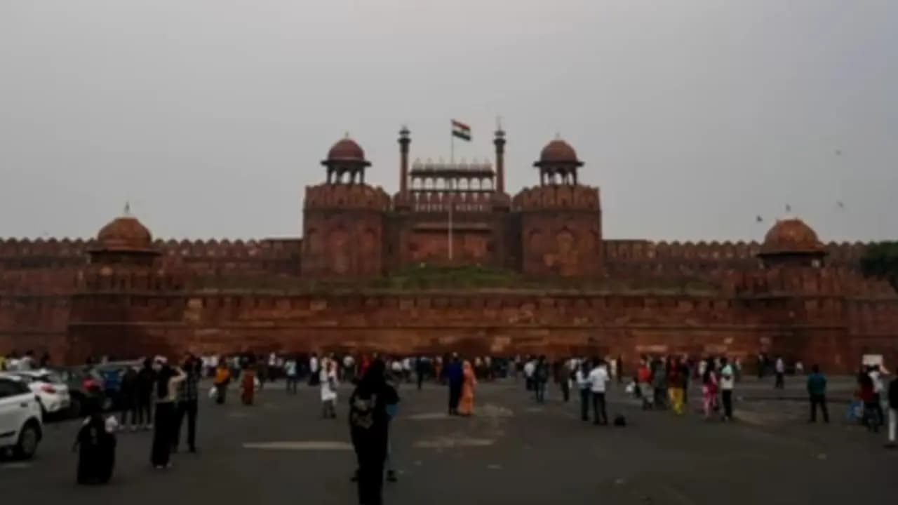 Delhi govt warns against walks, physical exercises amid pollution