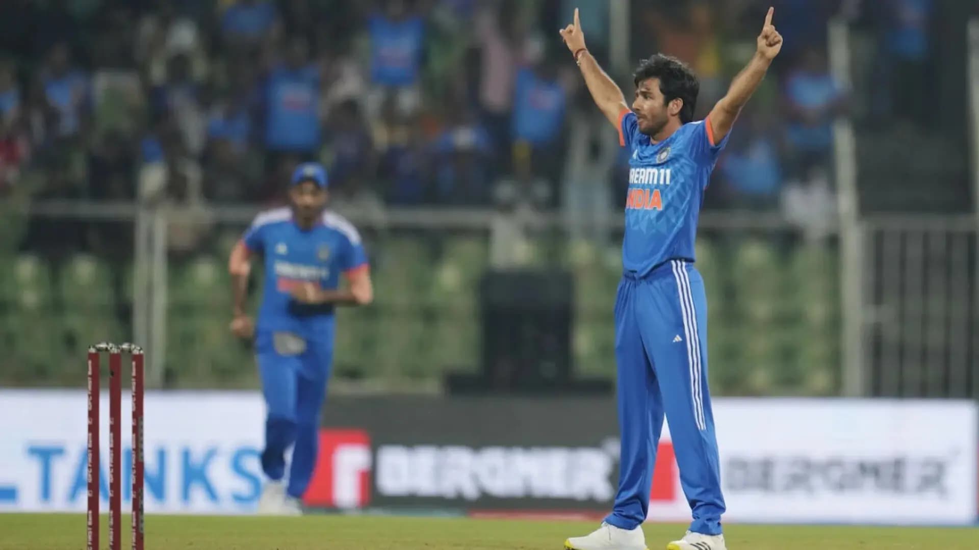 India lead series by 2-0 with two back to back wins