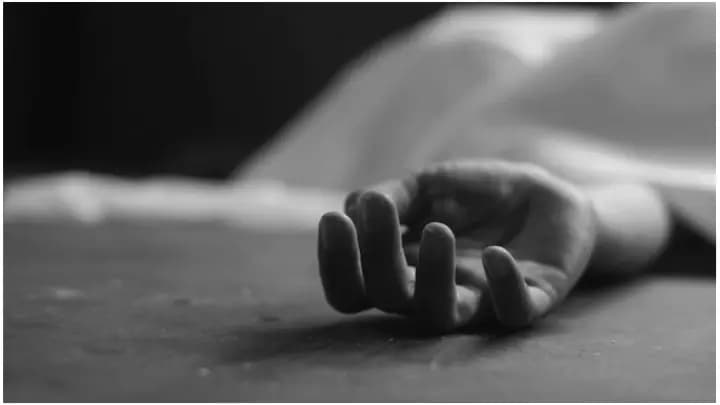 two female passengers were death in bus accident near siliguri