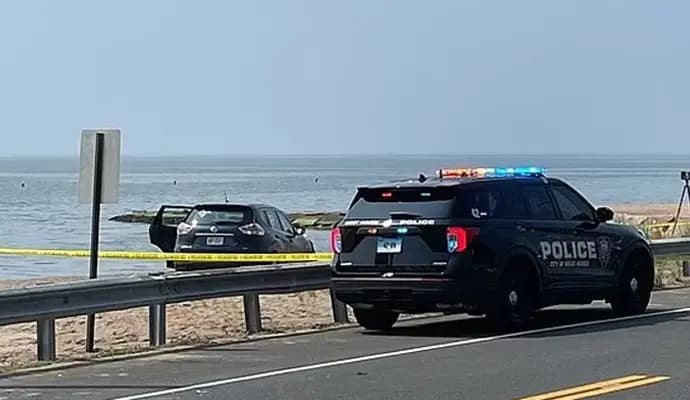 Father arrested on Connecticut beach after trying to drown own children