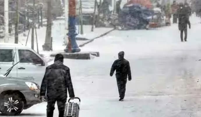 huge snow fall at china and mongolia, eight dead