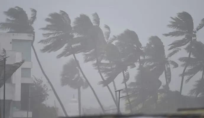 Heavy rainfall expected in south Bengal districts, Kolkata on weekends