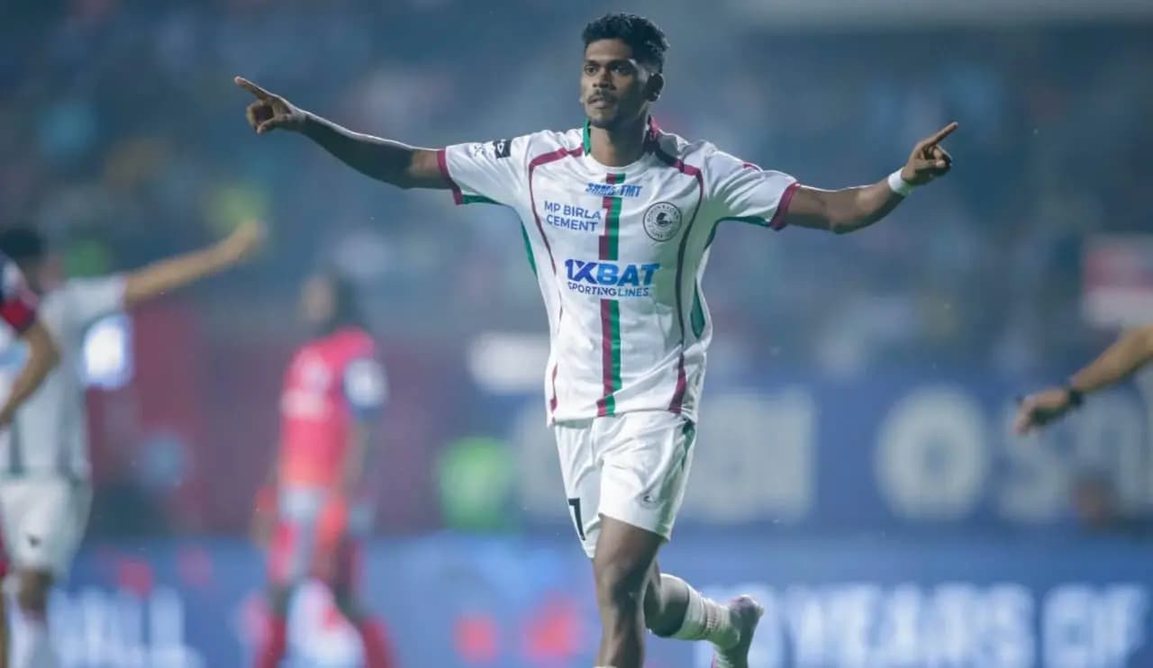 Mohun Bagan beats ten men jamshedpur to go on top