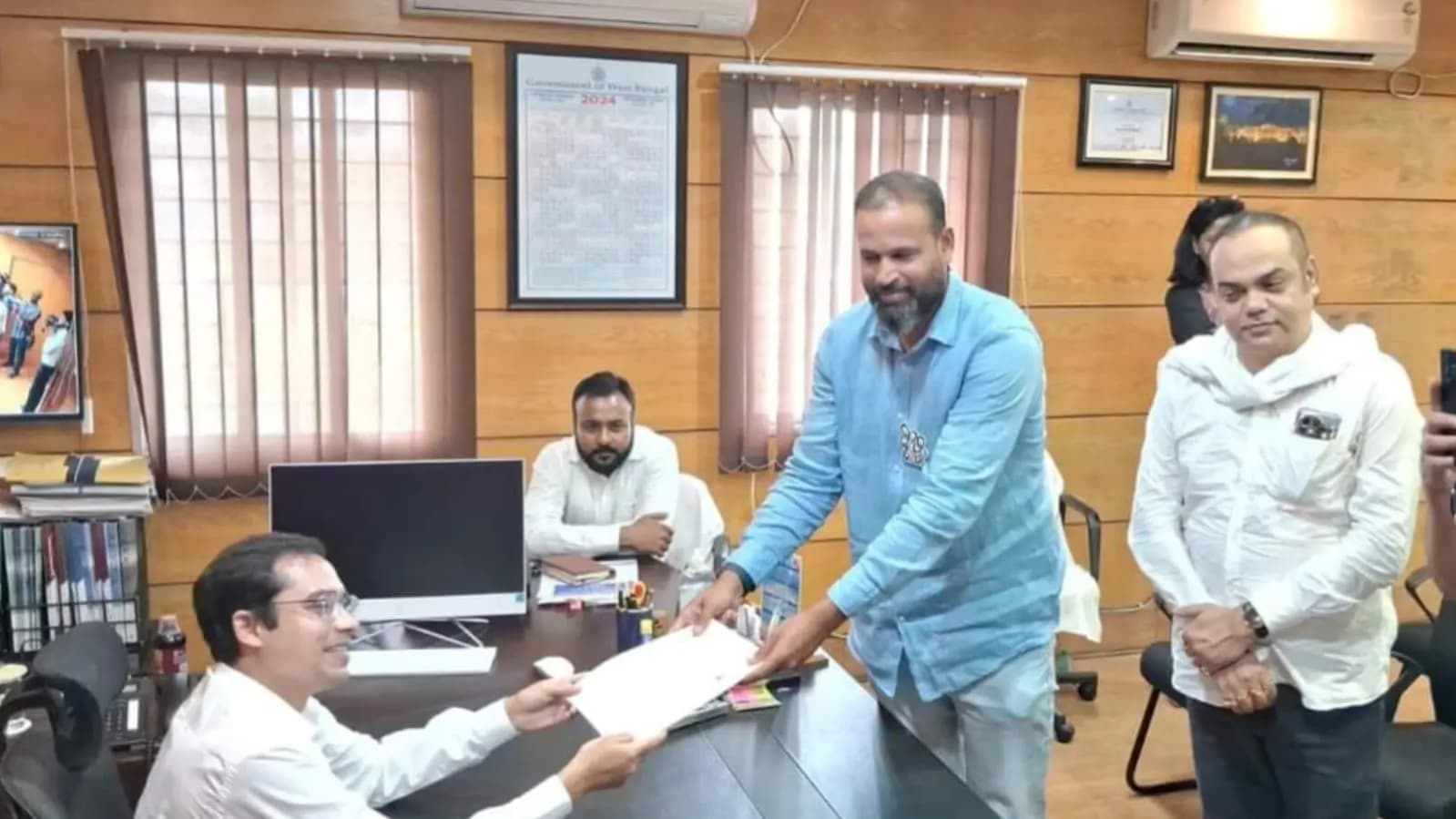 yusuf pathan filed nomination paper